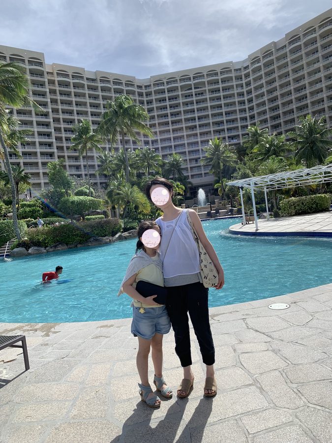 Out to the pool — a large pool right at the centre of the hotel.