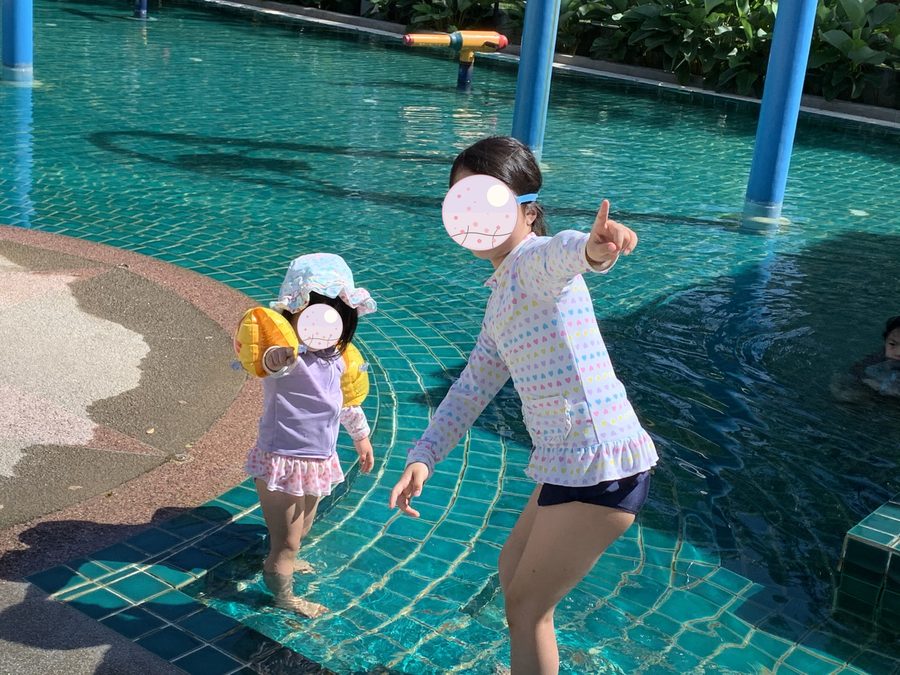 Home from kindergarten. Our elder daughter already looked like a big sister.