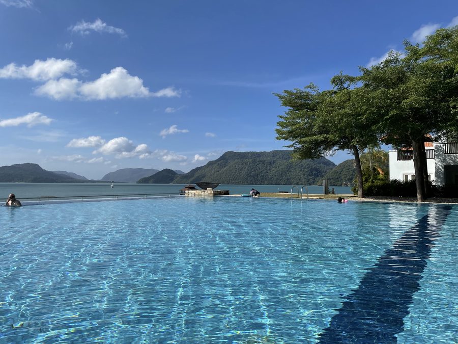 The infinity pool on the grounds.