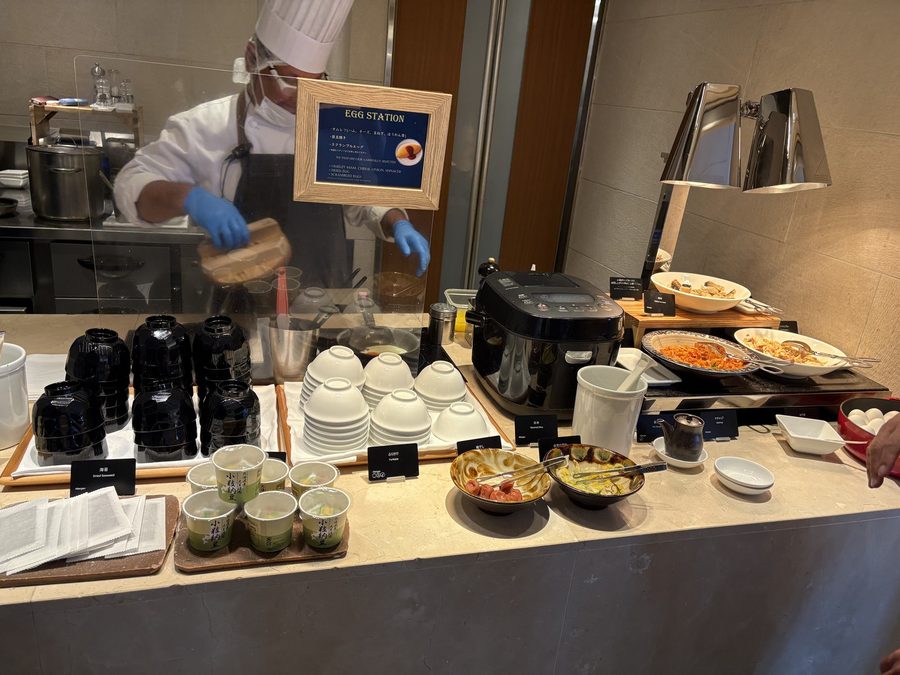 温かい料理のコーナー