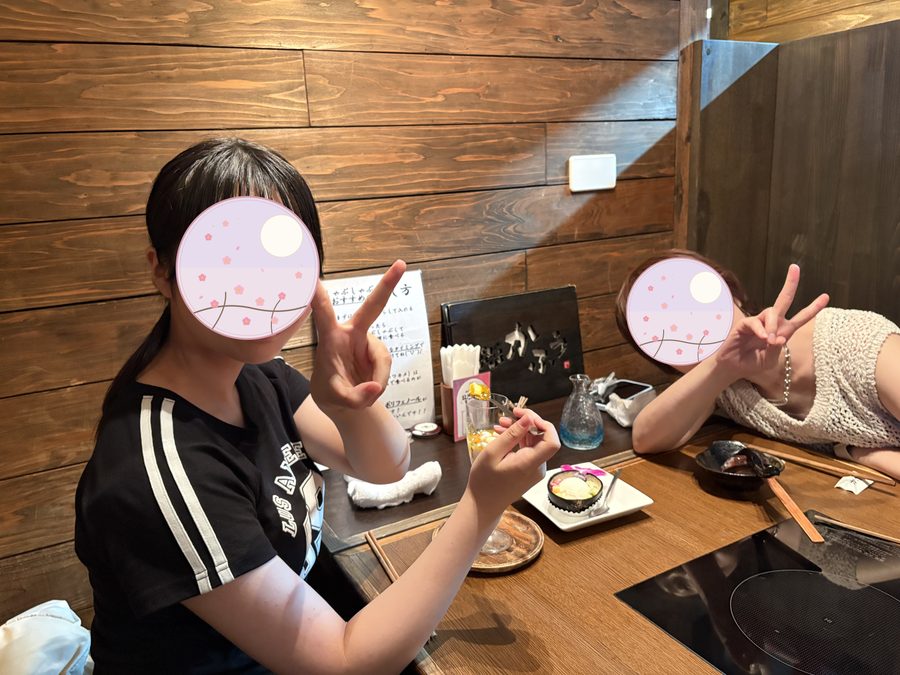 アグー豚が来るのを待っているところ