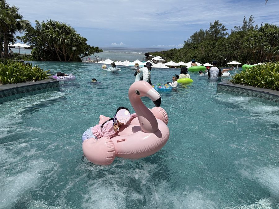 The flamingo float. Because there is a shallow area, this can go on for hours