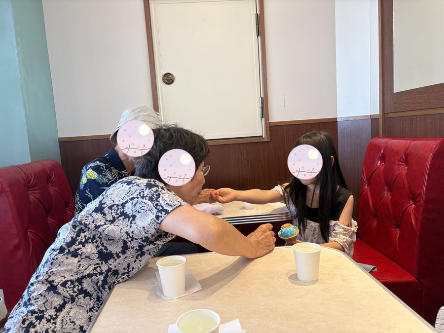 祖母と一緒に。世代を問わず食べられるのがいいところです