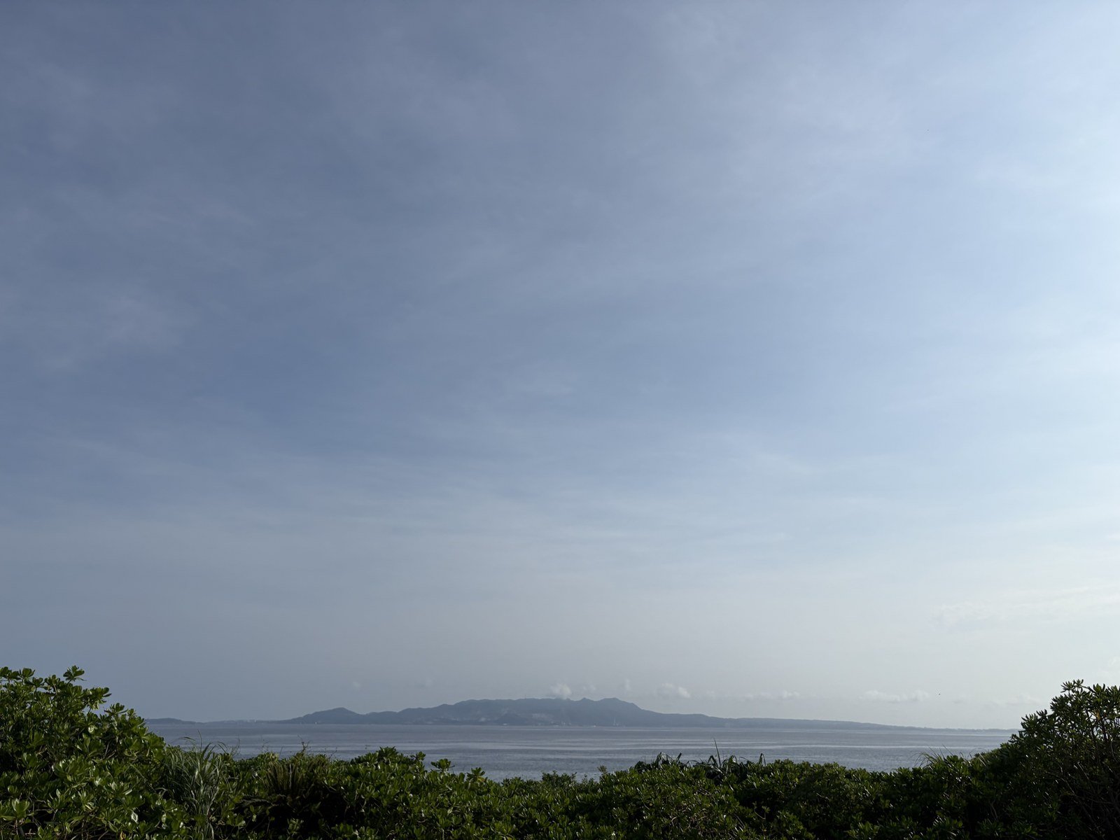 朝の海。何もしない時間が取れるのが、このホテルのいちばんの価値かもしれません